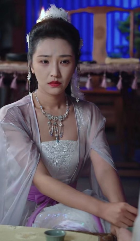 美女网红短剧演员宁胭儿《我靠拼音闯异界》陆若芯剧中照片