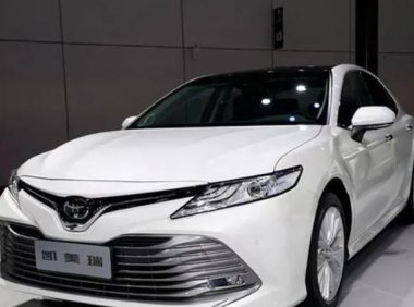 丰田大促“掀桌子”!凯美瑞2.5L强动力油耗4.2L,直降12万