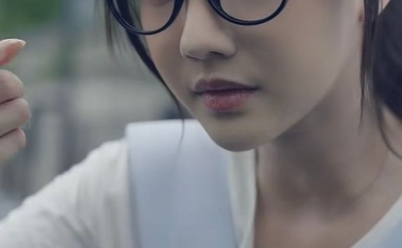 美女短剧演员白昕怡《今日天晴宣爱你》剧中可爱照片