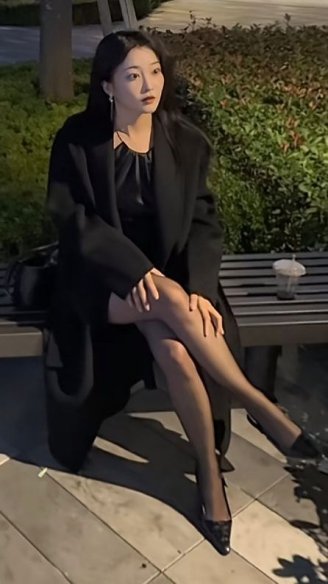 抖音网红大母龙(小敏哟)黑丝高跟图片